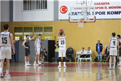 Büyükşehir basketbol taraftarı önünde turu geçti: 81-71