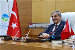 “Sakaryaspor yeniden şehrimize gurur yaşatacak başarılara imza atmalıdır”