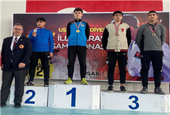 Büyükşehir karate sporcuları madalyaları topladı