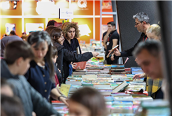 Sakarya'da çocukların 'ufkuna' ışık olacak edebiyat fuarı başladı: İlk günden binlerce misafir akın etti...