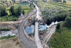 Söğütlü Beşdeğirmen köprüsünde yenileme işlemleri yıkım ile başladı