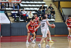 Dev adamlardan kritik galibiyet: 76-65