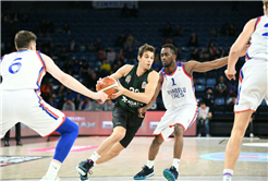 Büyükşehir Efes’i İstanbul’da devirdi