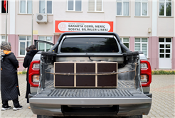 Özel çocuklardan anlamlı çalışma: Kuş evleri ve kedi yuvaları ürettiler…