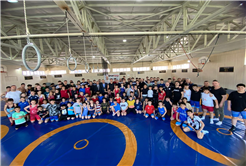 Enes Zengin şampiyonlara moral oldu: “Spor dostluk ve kardeşliktir”