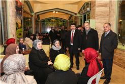 Başkan Yusuf Alemdar, iftarını gençlerle birlikte açtı: “Her zaman yanınızdayız”