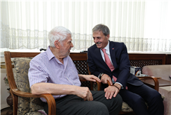 Başkan Alemdar’dan anlamlı ziyaret: “Necati Mert, şehrimizin önemli bir değeridir”