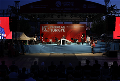 “O gece dünya, inananların vatan uğruna neler yapabileceğini izledi”