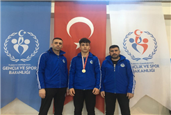 Büyükşehirli sporcular Kick Boks’ta kürsüde