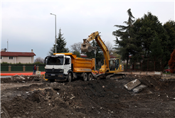 Gençlerin buluşma noktası olacak Sapanca Spor Salonu’nda çalışmalar başladı