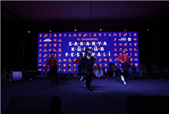 Millet Bahçesi’nde kültürlerin buluştuğu festival renkli finalle tamamlandı