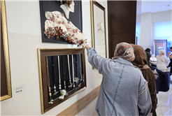 SAMEK’in yıl sonu sergileri Geyve’de başladı
