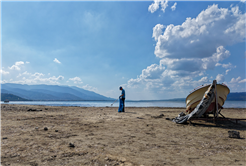 Sapanca Gölü çevresinden 2 ton çöp toplandı