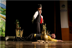 “Zoraki Takip” AKM’de kahkahalarla geçti