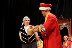 Genç tiyatrocuların sahnesi büyük beğeni topladı