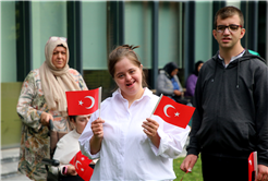 Büyükşehir SGM’den harika gösteri: “Cumhuriyet 100 yaşında!”