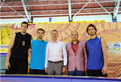 Dev Adamlardan İlk Adım