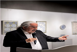 “Her yazar kendi sesini bulmalı ve sabırla yazmayı sürdürmelidir”