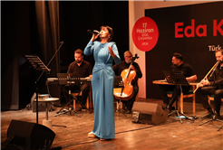 Eda Karaytuğ, AKM’de Türk Müziği’nin seçkin eserlerini seslendirdi