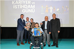 “Özel bireylerimiz gayreti ve azmiyle büyük başarılara imza atıyor”