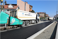 Erenler’de yoğun asfalt mesaisi