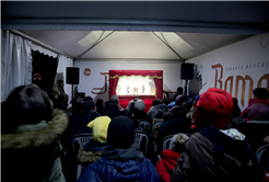 Ramazan Sokağı’na neşe katan gölge oyunu