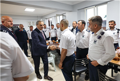 Başkan Alemdar gün aydınlanırken şoförlerle buluştu: “Hiçbir vatandaşımızı yolda bırakmadınız”
