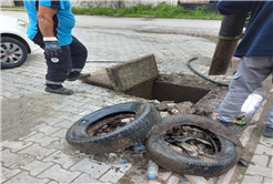 SASKİ’den kanalizasyon ve yağmursuyu hatlarında temizlik: Araç lastiği, beton parçaları…