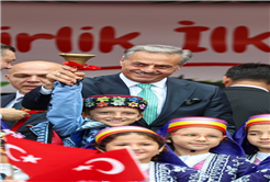 Alemdar, “Evlatlarımızın ve gençlerimizin her zaman, her alanda yanında olacağız”