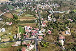 Akyazı’da binlerce kişiyi ilgilendiren asfalt hamlesi: Tablo gibi işlenen yolları sevinçle karşıladılar 