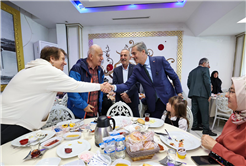 Yusuf Alemdar YADEM sakinleri ve çiftlerle aynı sofrada: “Aile, her şeydir”