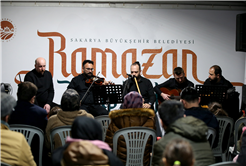 Ramazan Sokağı’nda kulakların pasını silen tasavvuf gecesi