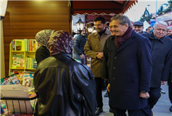 Sakarya’da bir Ramazan klasiği ve Büyükşehir’in geleneği Kitap Sokağı kapılarını açtı