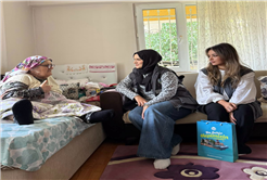 YADEM Yaşlılar Gününde eli öpülesi büyükleri unutmadı