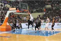 Büyükşehir Anadolu Efes’e konuk oluyor