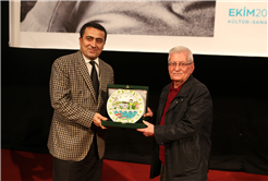 Şiir Seneler Sonra da Olsa Muhatabını Bulur