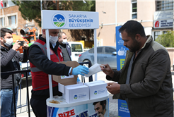 İlçelerde ücretsiz maske dağıtımı devam ediyor