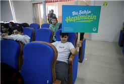 Büyükşehir Ramazan’ın neşesini şehrin dört bir yanına taşıdı: Seçkin Bayramoğlu ile kahkaha dolu akşamlar…