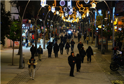 Çark Caddesi Ramazan kıyafetini giydi: Yıldız, ay ve hilal ile görsel şölen…