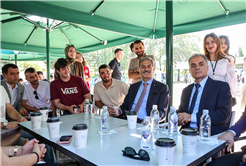 Yusuf Alemdar üniversitede indirimli ulaşım memnuniyetiyle karşılandı: “Hayatınıza doğru yönü tecrübeler çizecek”
