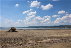 Sapanca Gölü çevresinden 2 ton çöp toplandı
