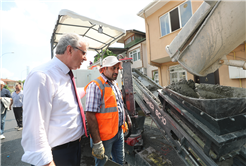 “32 Evler Beşköprü Caddesi sağlam alt ve üstyapısıyla şehrimize hayırlı olsun”