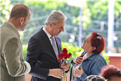 “Anne sadece evlat büyüten değil, geleceğin temellerini atan güçlü bir rehberdir”