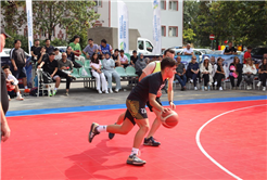 Aziz Duran Parkı’nda 3x3 sokak basketbolu şöleni: 250’den fazla sporcu parkede ter döktü
