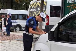 Büyükşehir zabıtasından okul servislerine denetim
