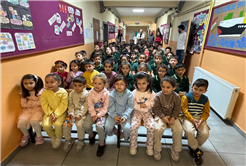 ‘Bir Hikâye Bin Neşe’ çocukların yüzünde tebessüm oluyor