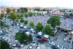 Demokrasi Meydanı’nda kardeşlik coşkusu