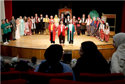 Genç tiyatrocuların sahnesi büyük beğeni topladı