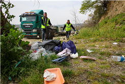 Sapanca Gölü’nün her bir karışı Büyükşehir’in takibinde: Tonlarca atık topladılar…