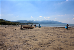 Sapanca Gölü çevresinden 2 ton çöp toplandı
